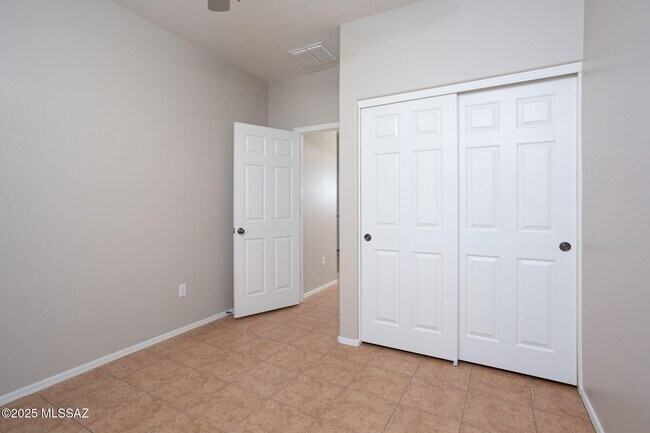 Building Photo - 12073 W Hailey Ln