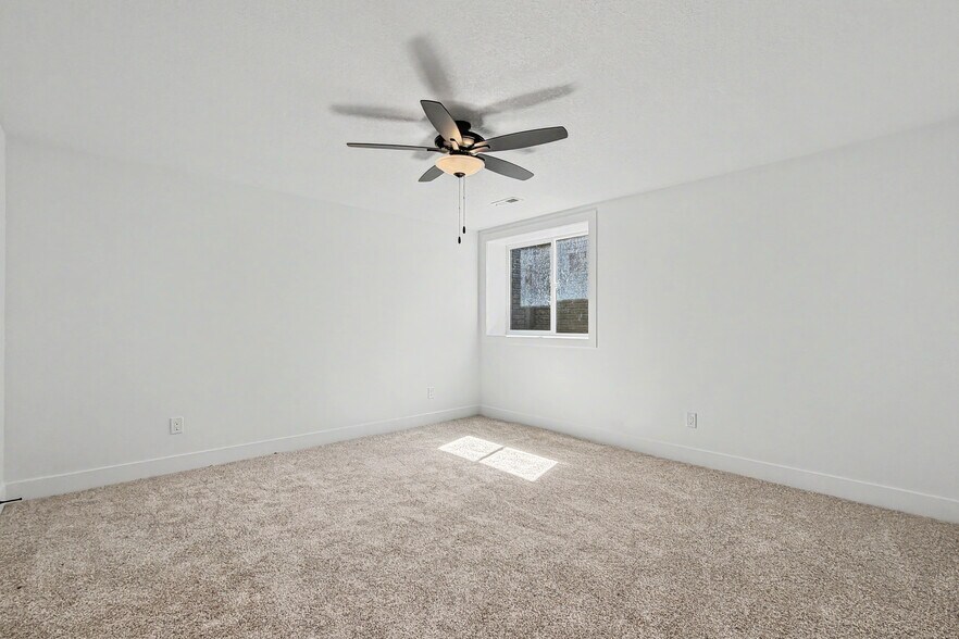 Building Photo - 1326 Heights Ct