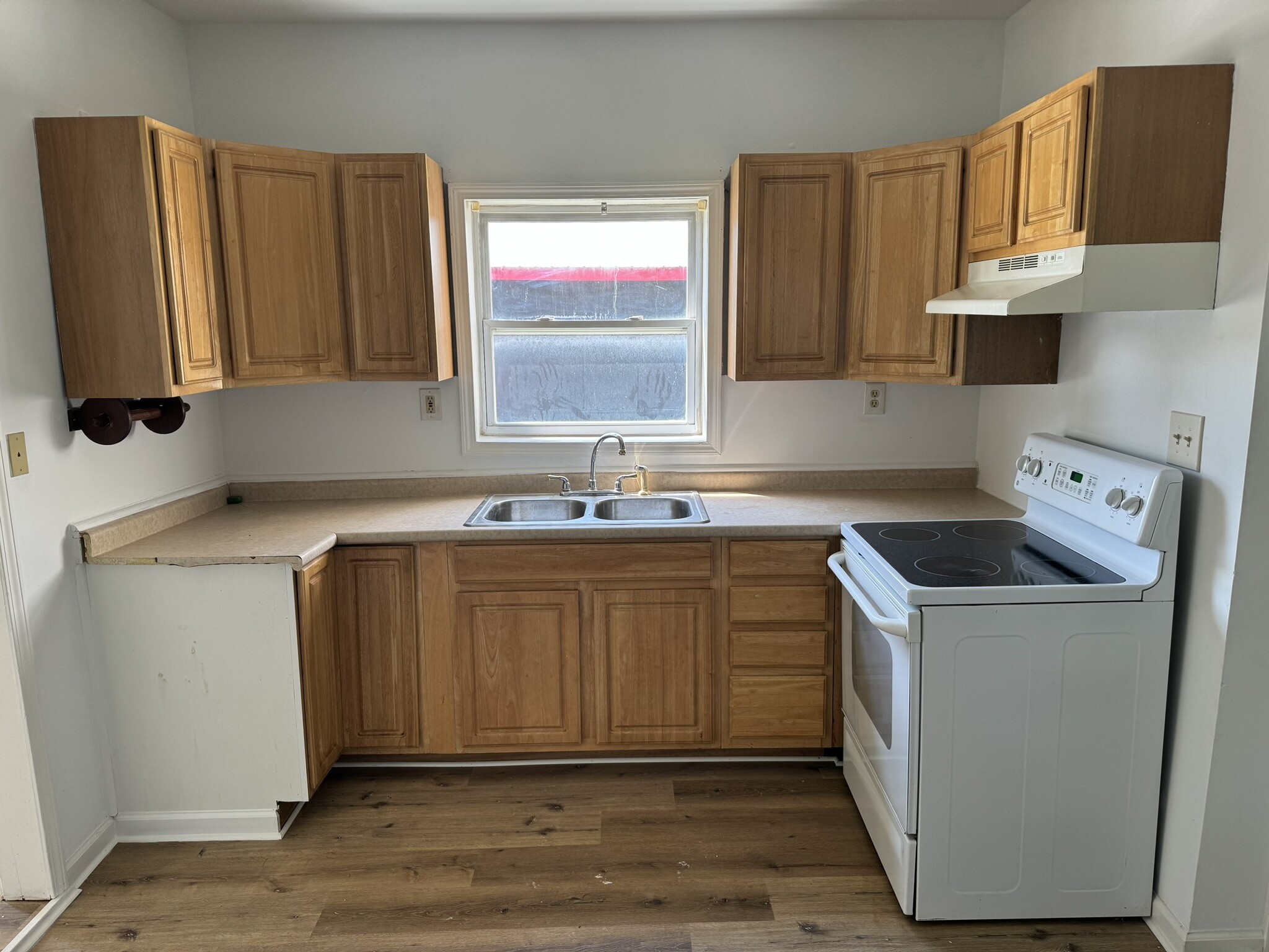 Kitchen - Range/stove - 308 S State St