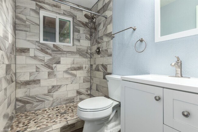Building Photo - 2 br, 1 bath House - 1116 S Holbrook Ln