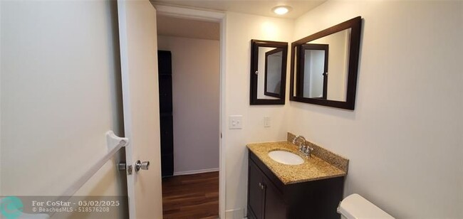 Building Photo - 3095 N Course Dr