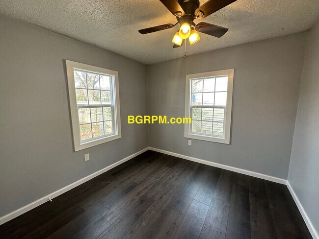 Building Photo - 2 BD 1 BA