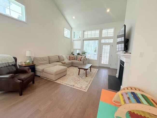 Building Photo - 3074 Summer Porch Ave