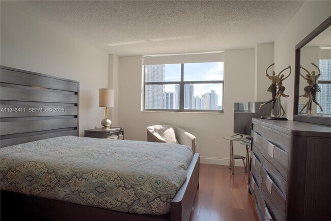 Building Photo - 210 174th St