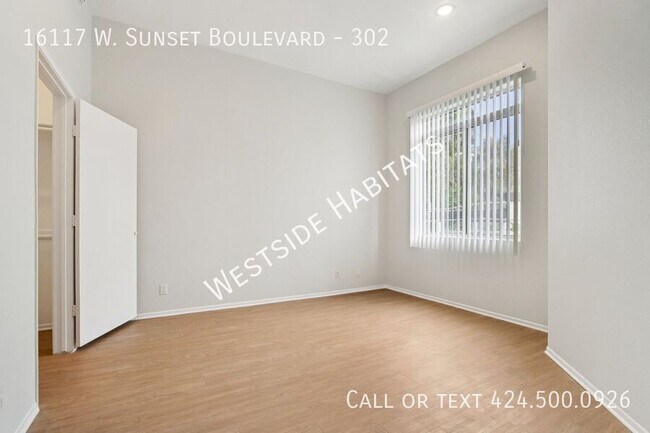 Building Photo - 16117 W Sunset Blvd