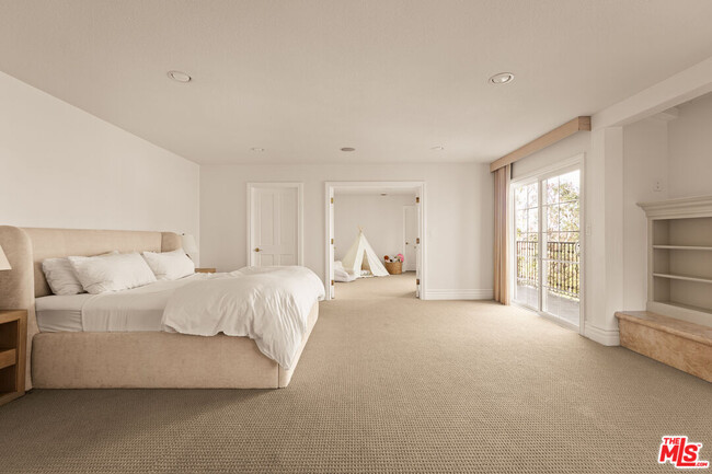 Building Photo - 10834 Portofino Pl