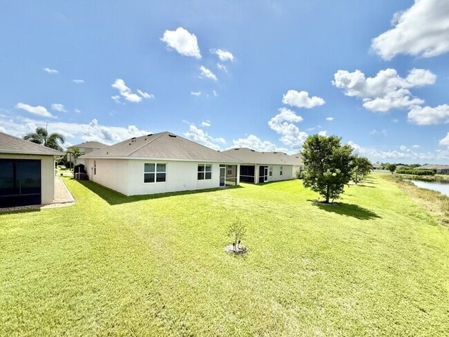 Building Photo - 3422 Cancun Ct