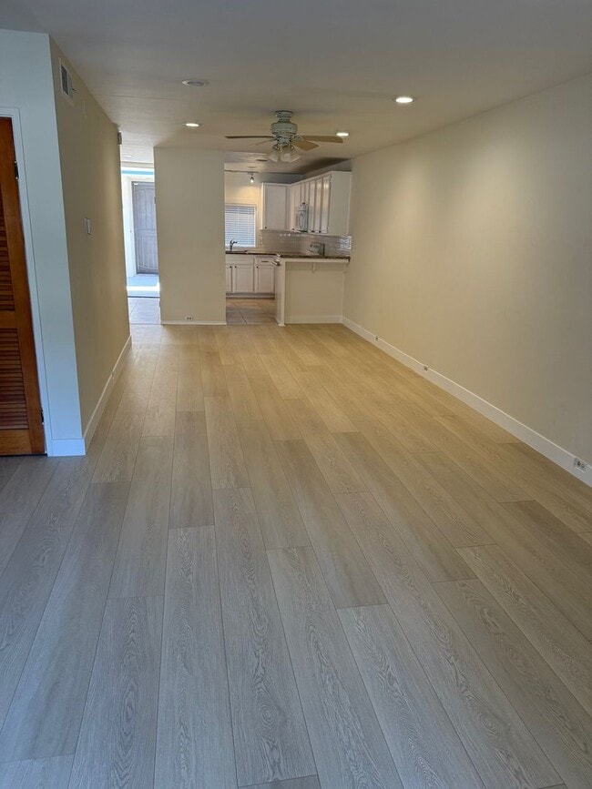 Building Photo - MISSION HILLS 2BR / 2BA CONDO – HALF OFF 1...