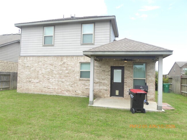 Building Photo - 6319 Shadowbrook Hollow Trail
