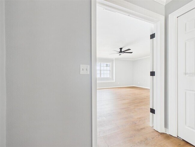 Building Photo - 2415 W Jetton Ave