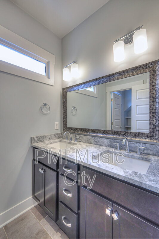Building Photo - 1537B Battlefield Dr