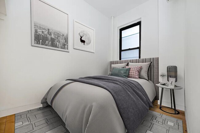 Building Photo - 203 Spring Street