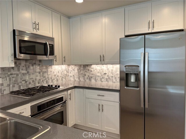 Building Photo - 216 Coral Rose