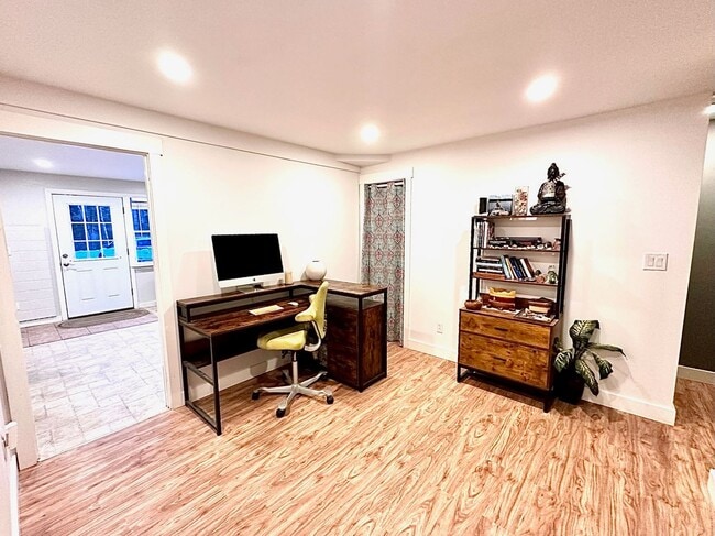 Building Photo - Bright & Airy Home Near Brettun’s Pond – Scenic Views & Modern Comfort