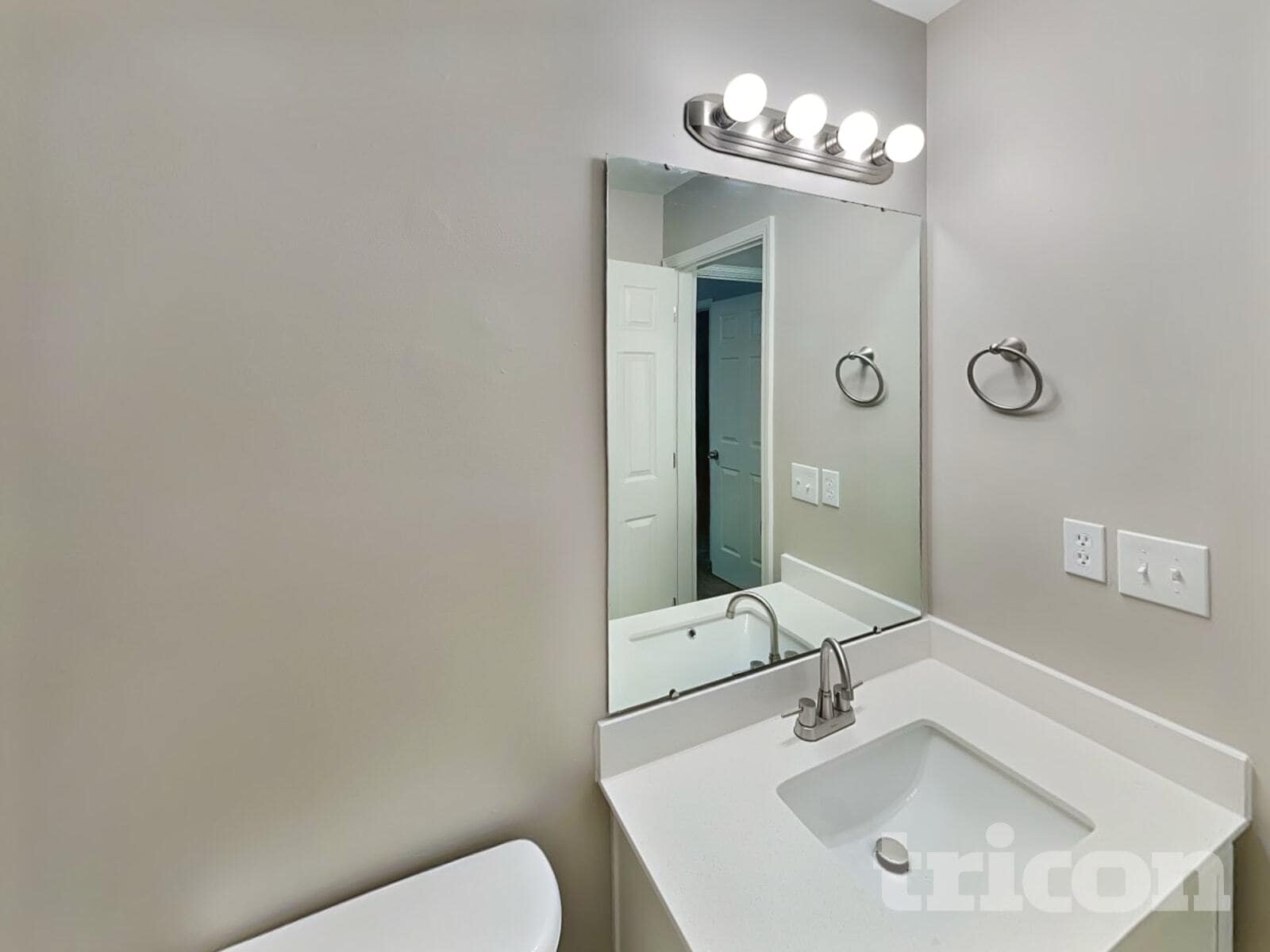 Building Photo - 1330 Nadies Ct