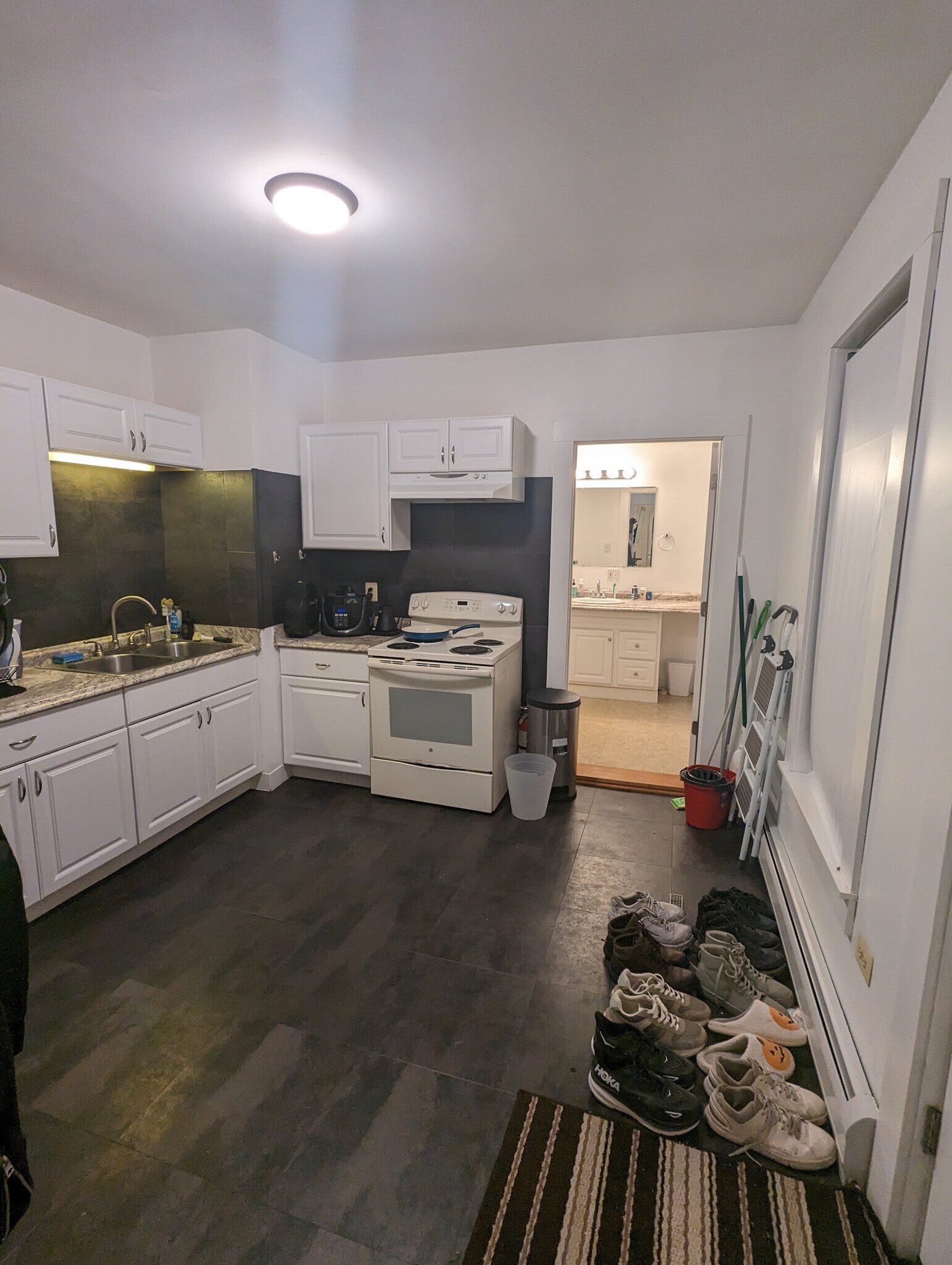 Building Photo - 24 Ham St