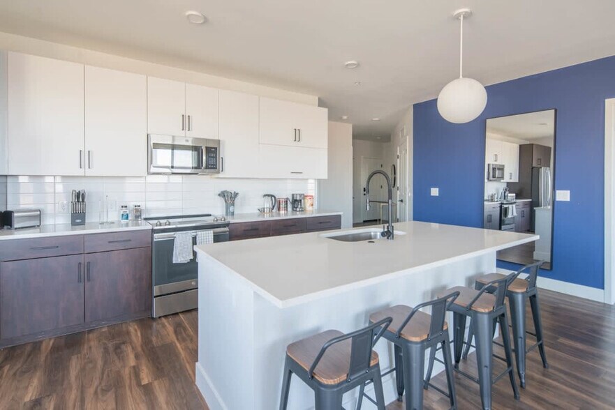 Building Photo - 701 W Rio Salado Pkwy