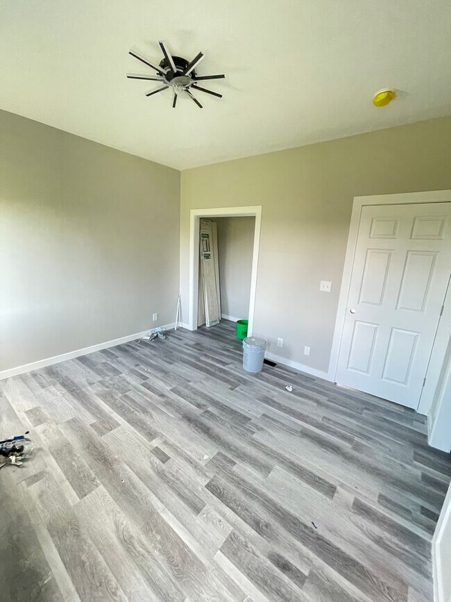 Building Photo - Newly rebuilt house in the heart of Elkhorn