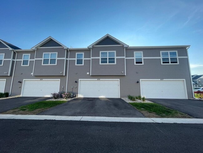 Building Photo - 4219 Chelsea Mnr Cir