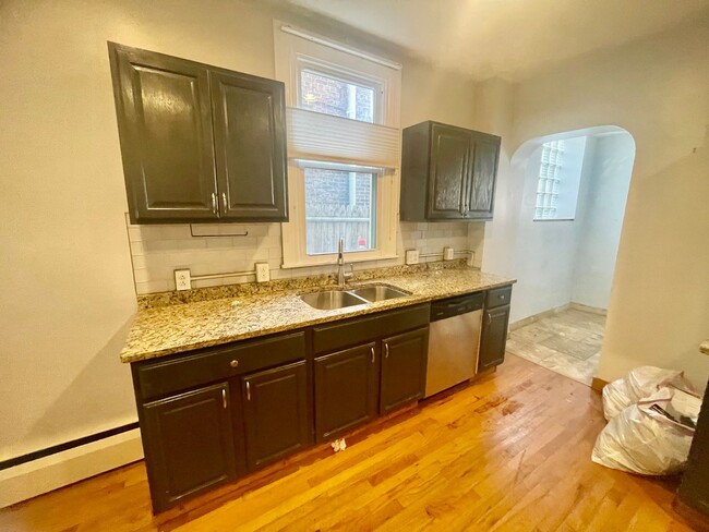 Building Photo - Beautifully Renovated 3-Bedroom 2.5 Rental...