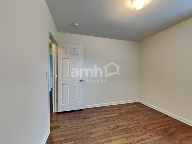 Building Photo - 1860 Francis Mill Ct