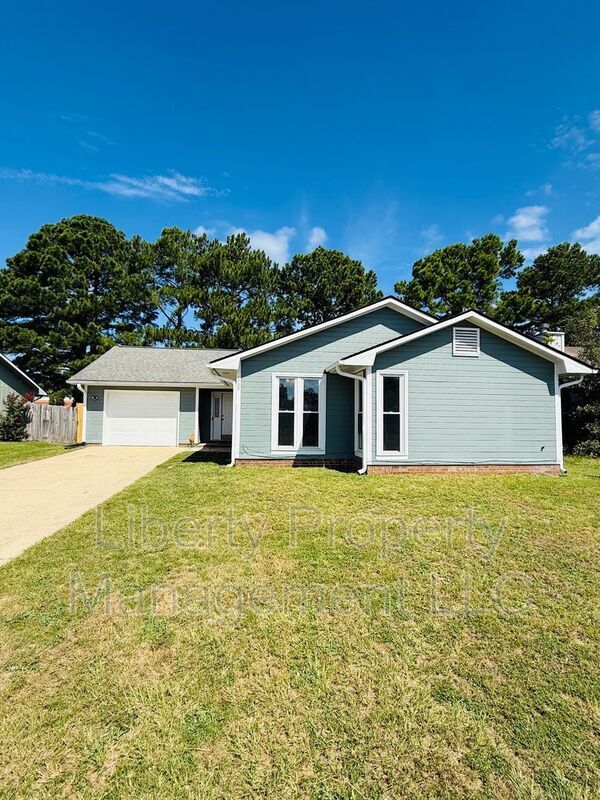 Building Photo - 1705 Veanna Dr