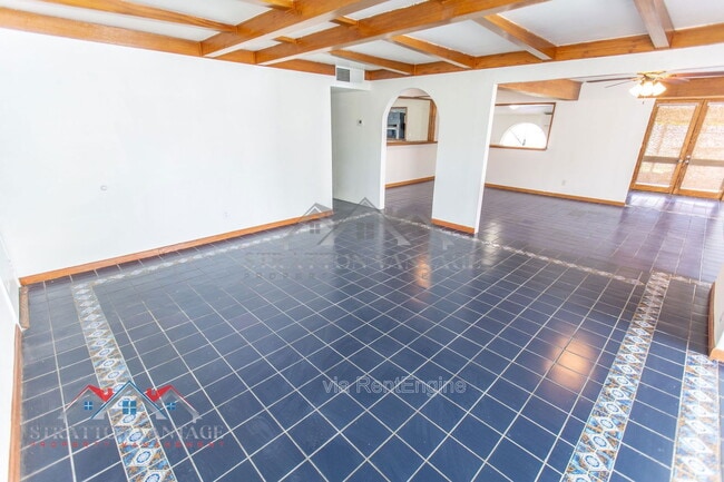 Building Photo - 8119 E Amelia Ave