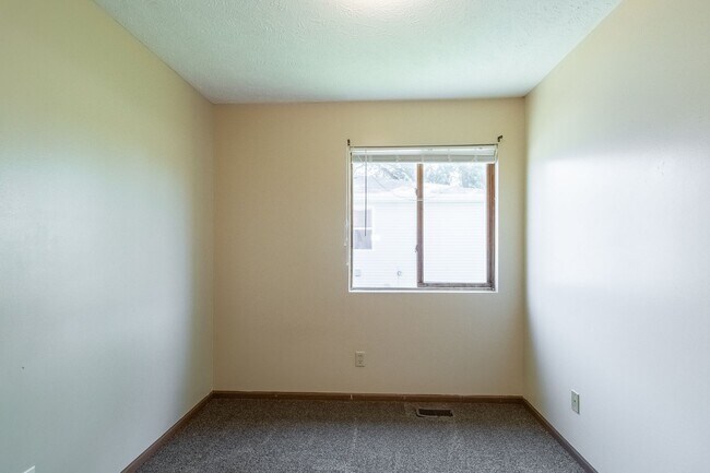 Building Photo - 2231-2237 SW 19