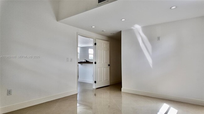 Building Photo - 1721 Fletcher St