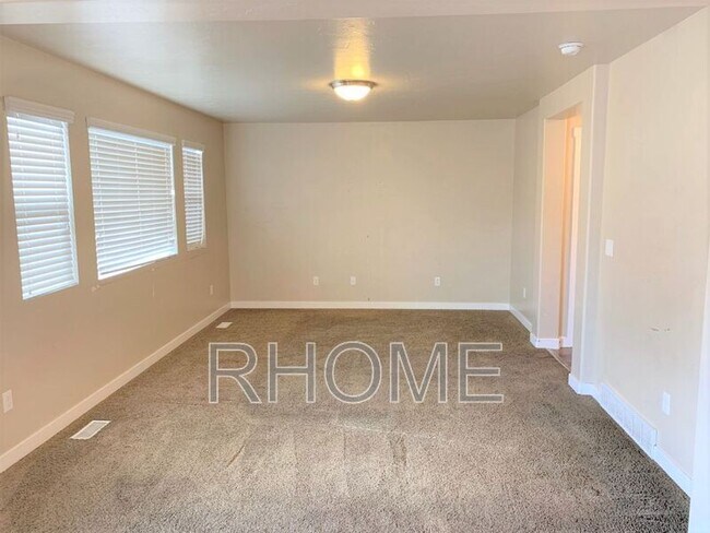 Building Photo - 2581 Cottonwood Dr