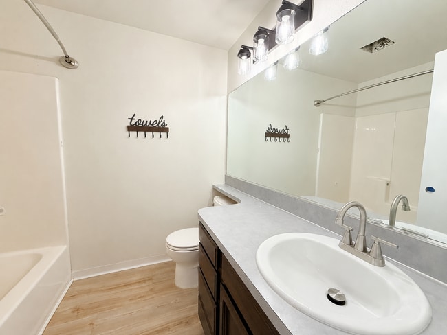 Building Photo - Beautifully Updated 4-Bedroom Home in Woodland, WA – Pet Friendly