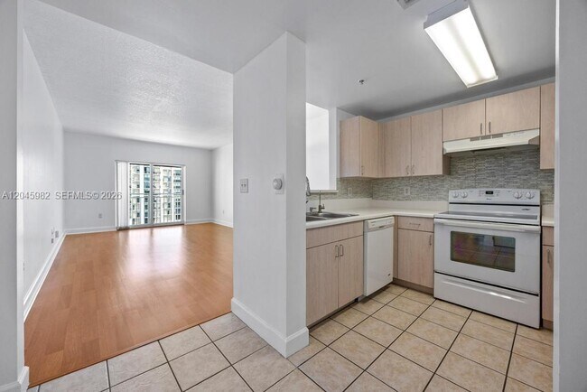 Building Photo - 50 Menores Ave
