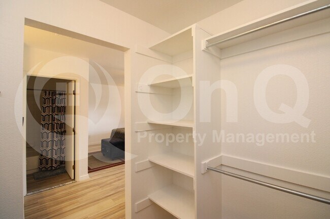 Building Photo - 3210 E Calle De La Punta