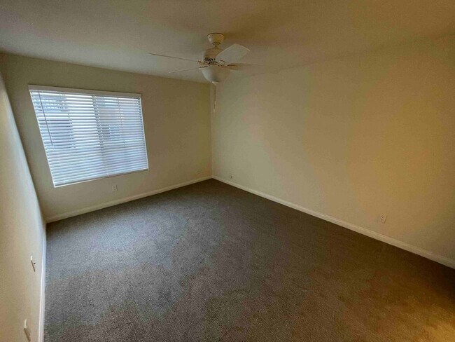 Building Photo - FULLY UPGRADED TWO BEDROOM IN LUXURIOUS COMPLEX!