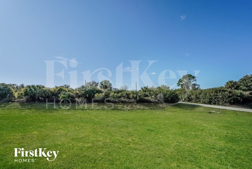 Building Photo - 12087 Helios Ave