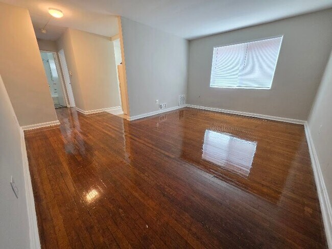 Interior Photo - 1026 45TH ST NE