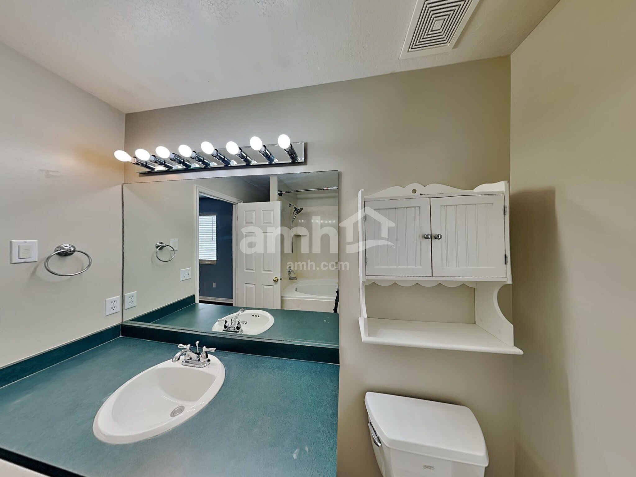 Building Photo - 111 W 1275 N
