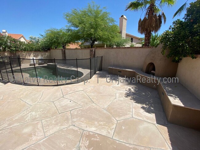 Building Photo - Amazing 5 BD, 3 BA House + Pool! This Oro Valley home has everything! (Lambert/La Canada)