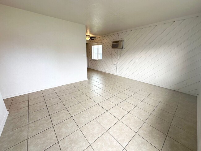 Building Photo - 207 N Indiana Ave