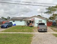 Building Photo - 4945 Sunny Ln Ave