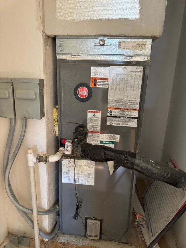 Building Photo - 1802 N Wilhite St