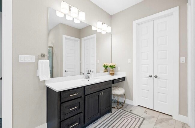 Building Photo - 24915 Heather Glade Trail