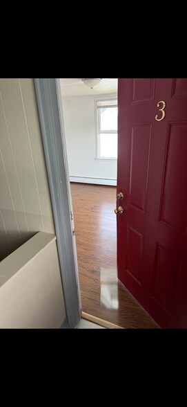 Building Photo - 1387 N Cole St