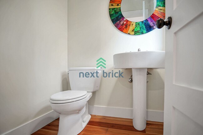 Building Photo - 3 Bed 2.5 Bath for Rent in Lake Forest Park!