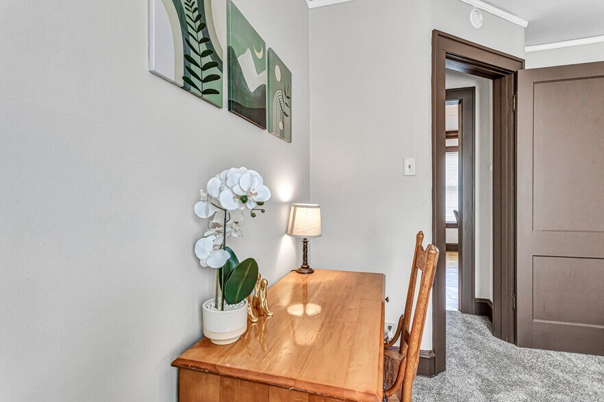 Building Photo - 817 Bell Ave