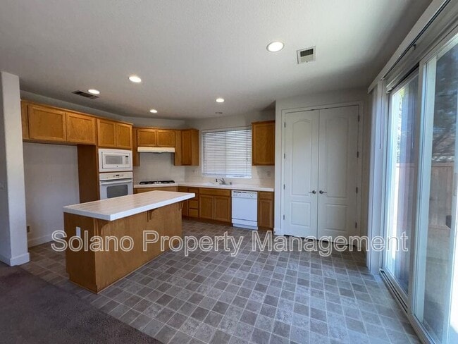 Building Photo - 100 Mt Adams Cir