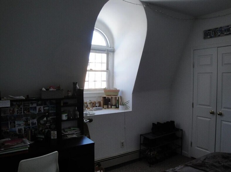 Building Photo - 168 Northampton St