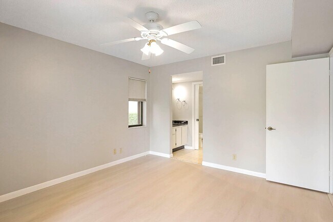 Building Photo - 7593 Tahiti Ln