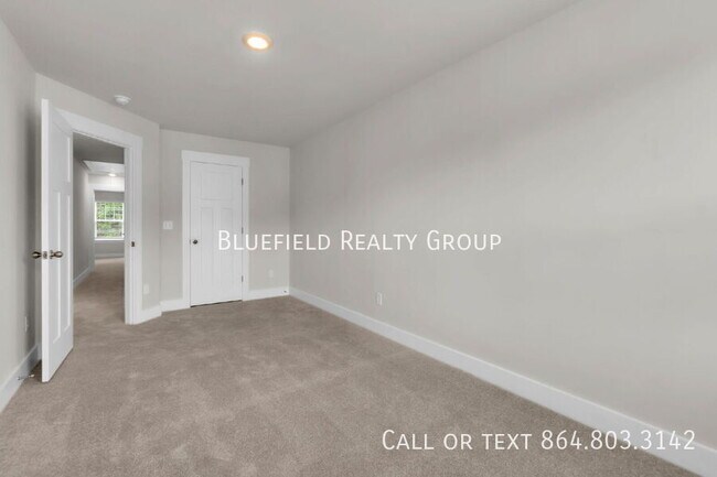 Building Photo - 406 E Parima Ct