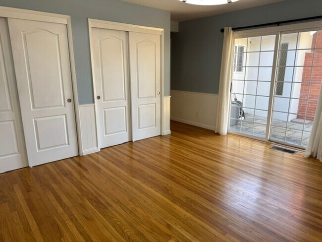 Building Photo - Beautiful 3 bedroom, 2 bath single level home in the Woodlands-Walnut Creek